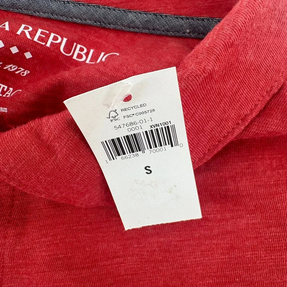 Banana Republic Mens Red Slub Knit Short Sleeve Polo Shirt Small 547686-01-1 NEW